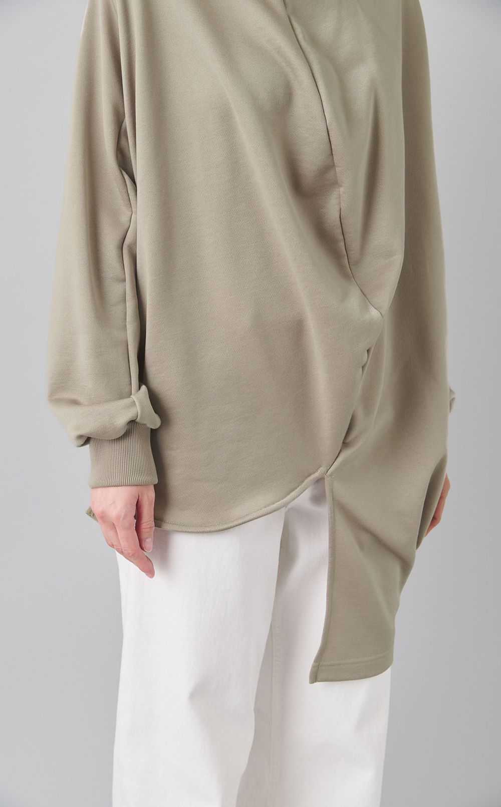 ボールグロッシープルオーバー