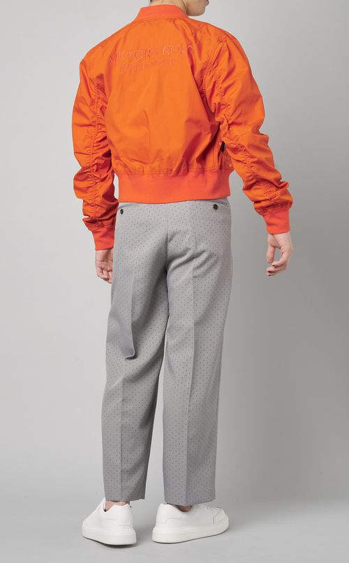 アイレットボンバージャケット