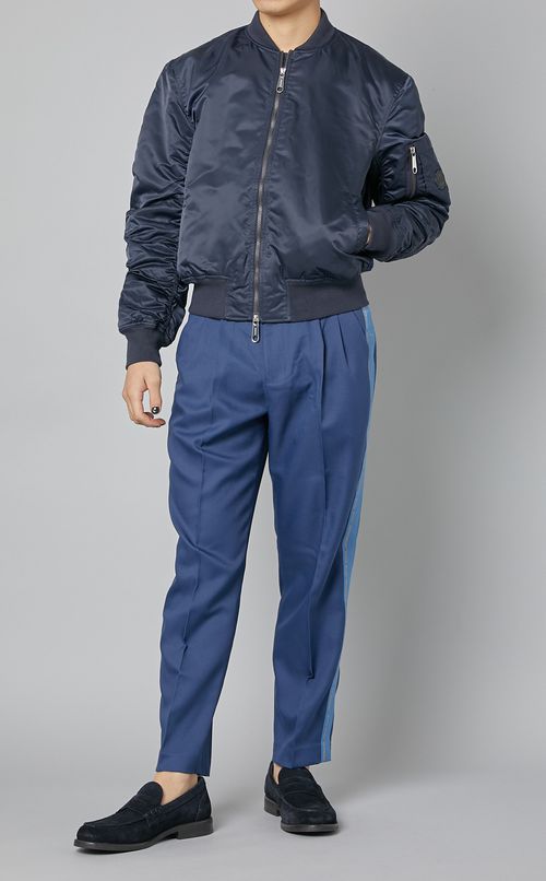 バックストライプブルゾン