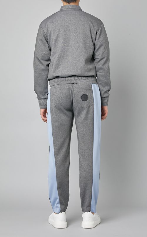 トラックジャケット