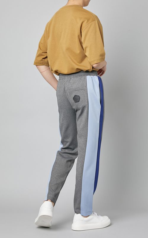 トラックパンツ