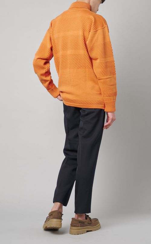 ボーダーパターンタートルネックニット