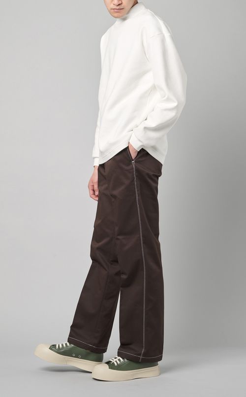 ステッチワークチノパンツ