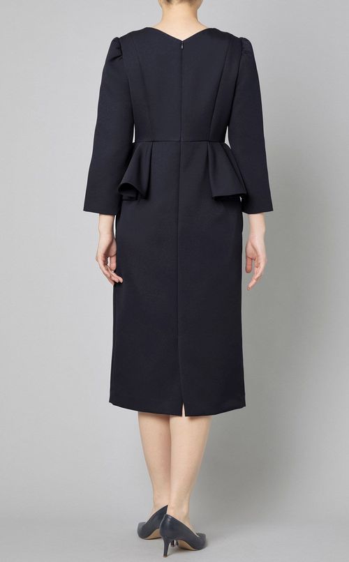 ペプラムタイトワンピース