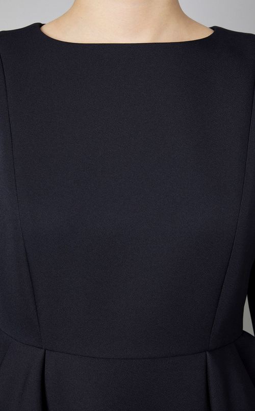 ペプラムタイトワンピース