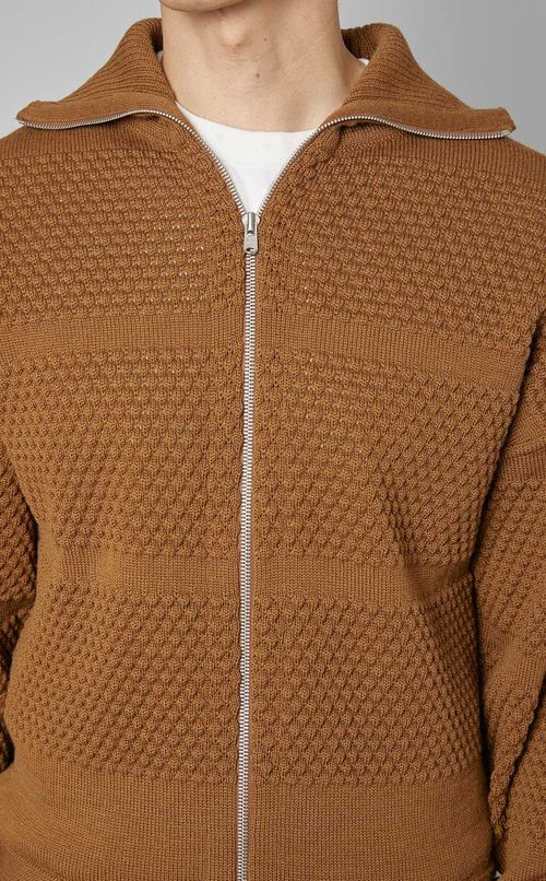 ボーダーパターンジップアップニット