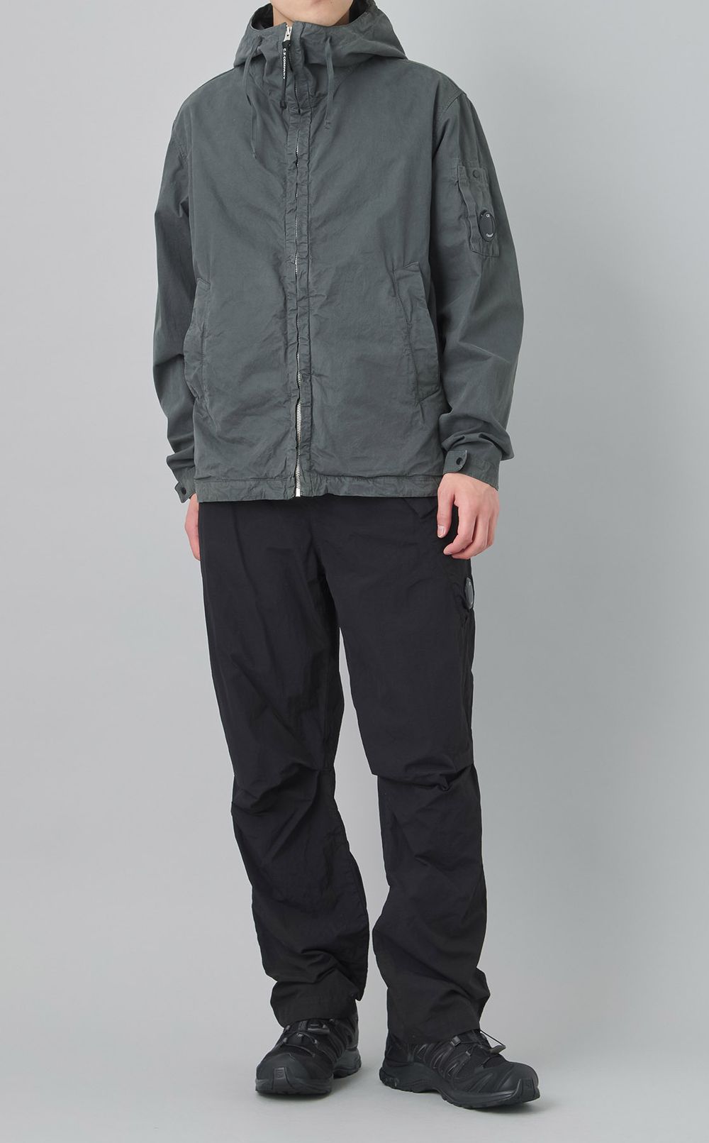 フーデッドレンズジャケット