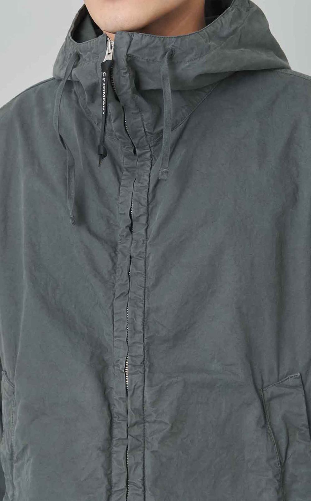 フーデッドレンズジャケット