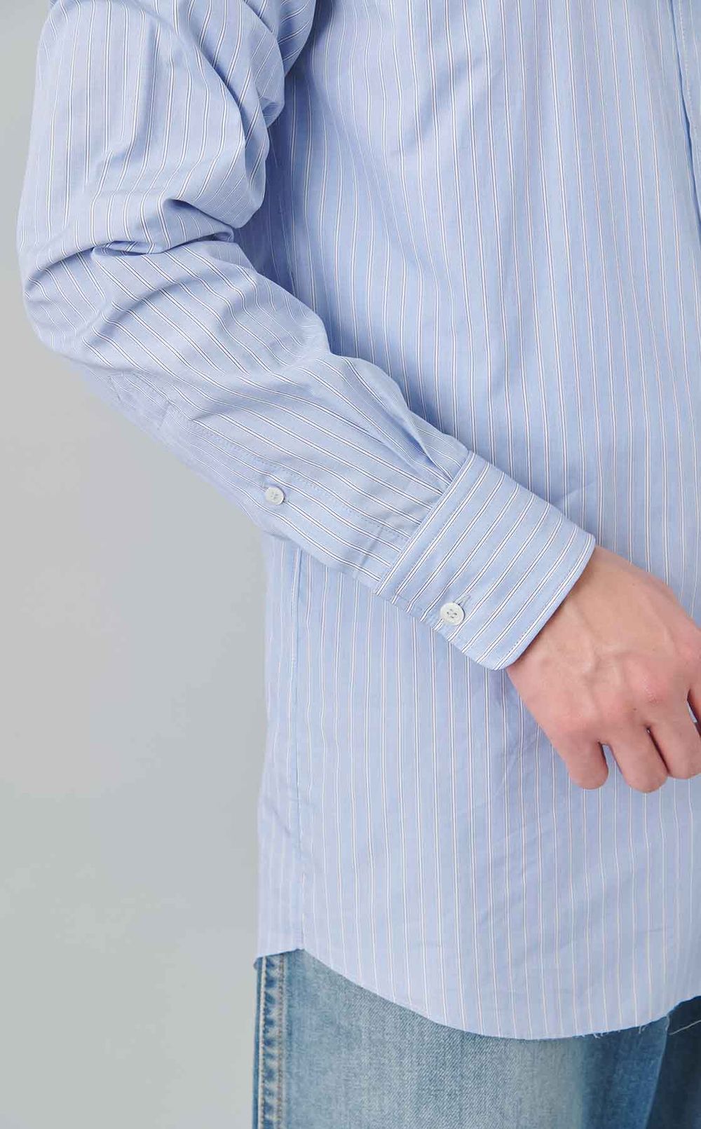 ピンストライプロングスリーブシャツ