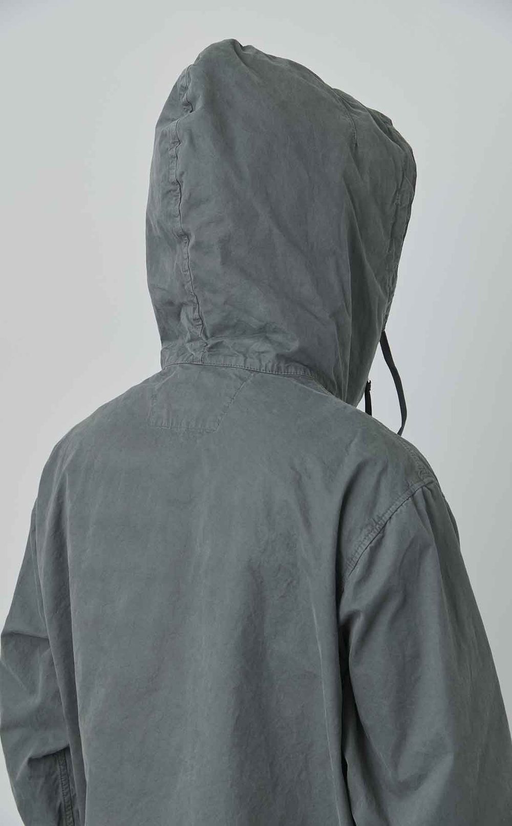 フーデッドレンズジャケット