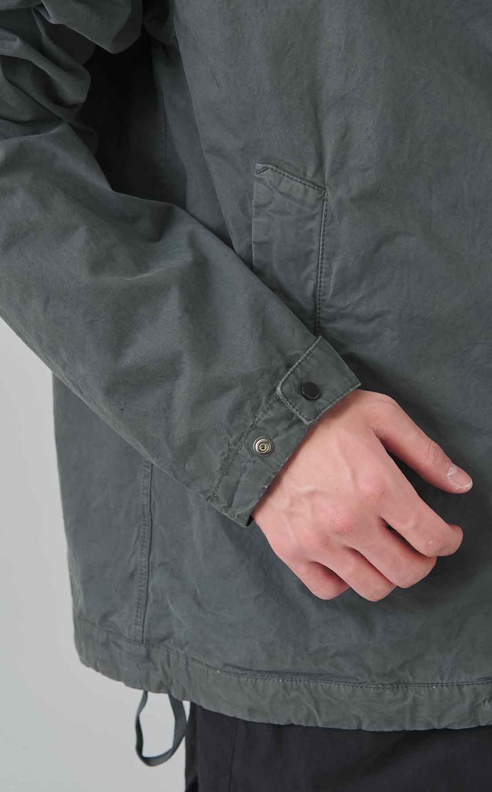 フーデッドレンズジャケット