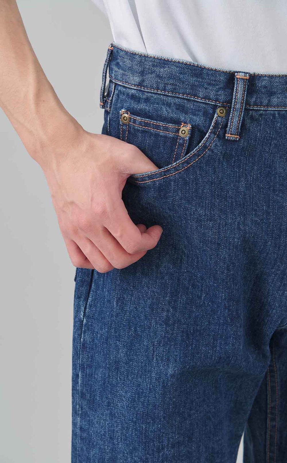 リラックスストレートデニムパンツ