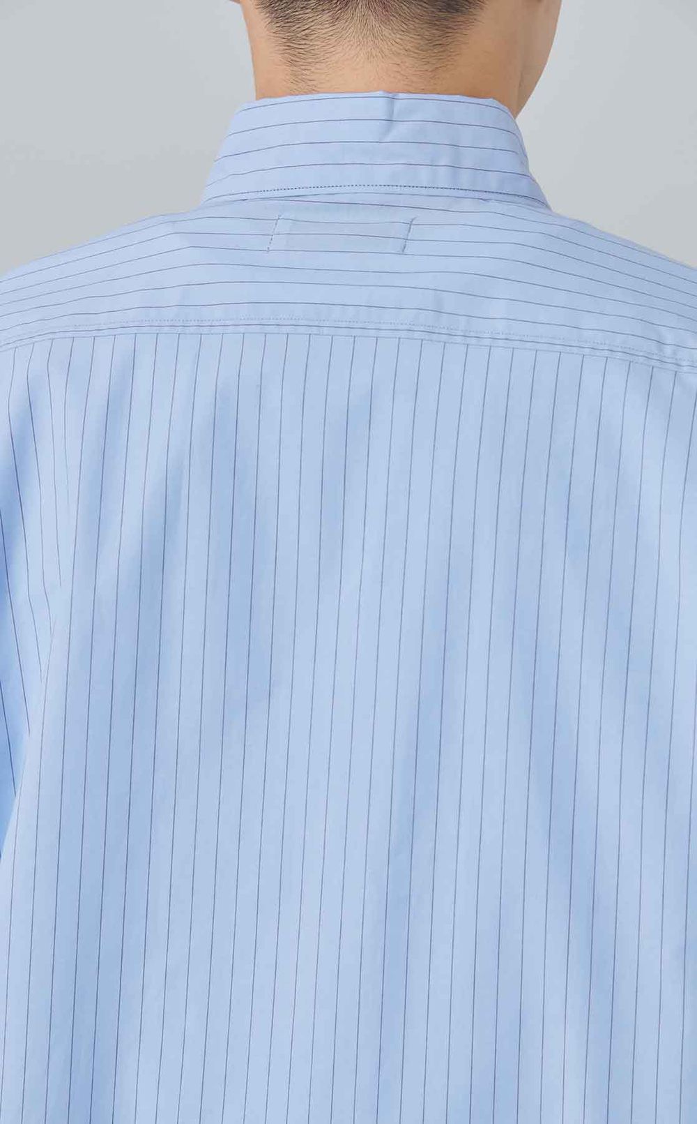 レギュラーカラーストライプシャツ