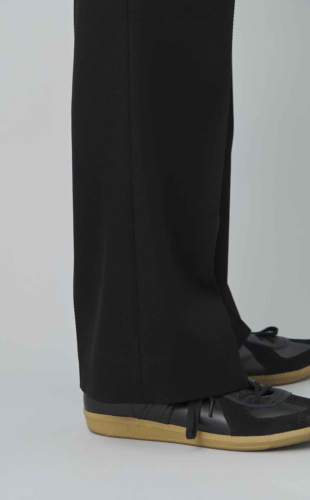 ウールトリコチン2タックフレアパンツ