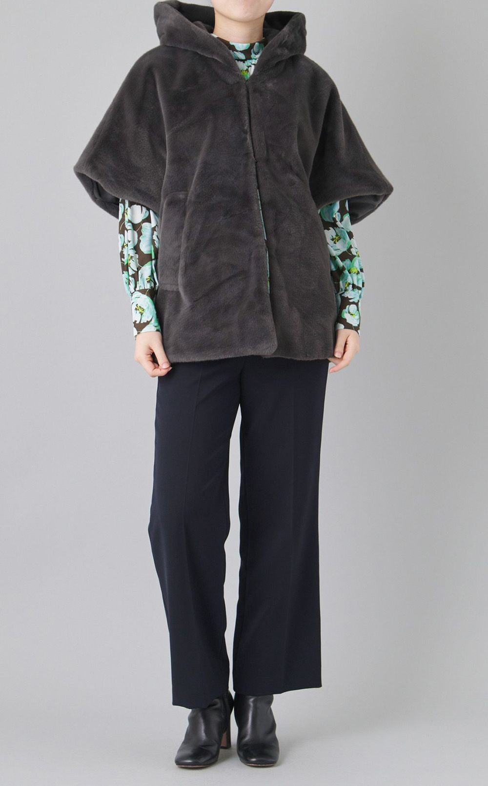 スムースファーフーディポンチョ