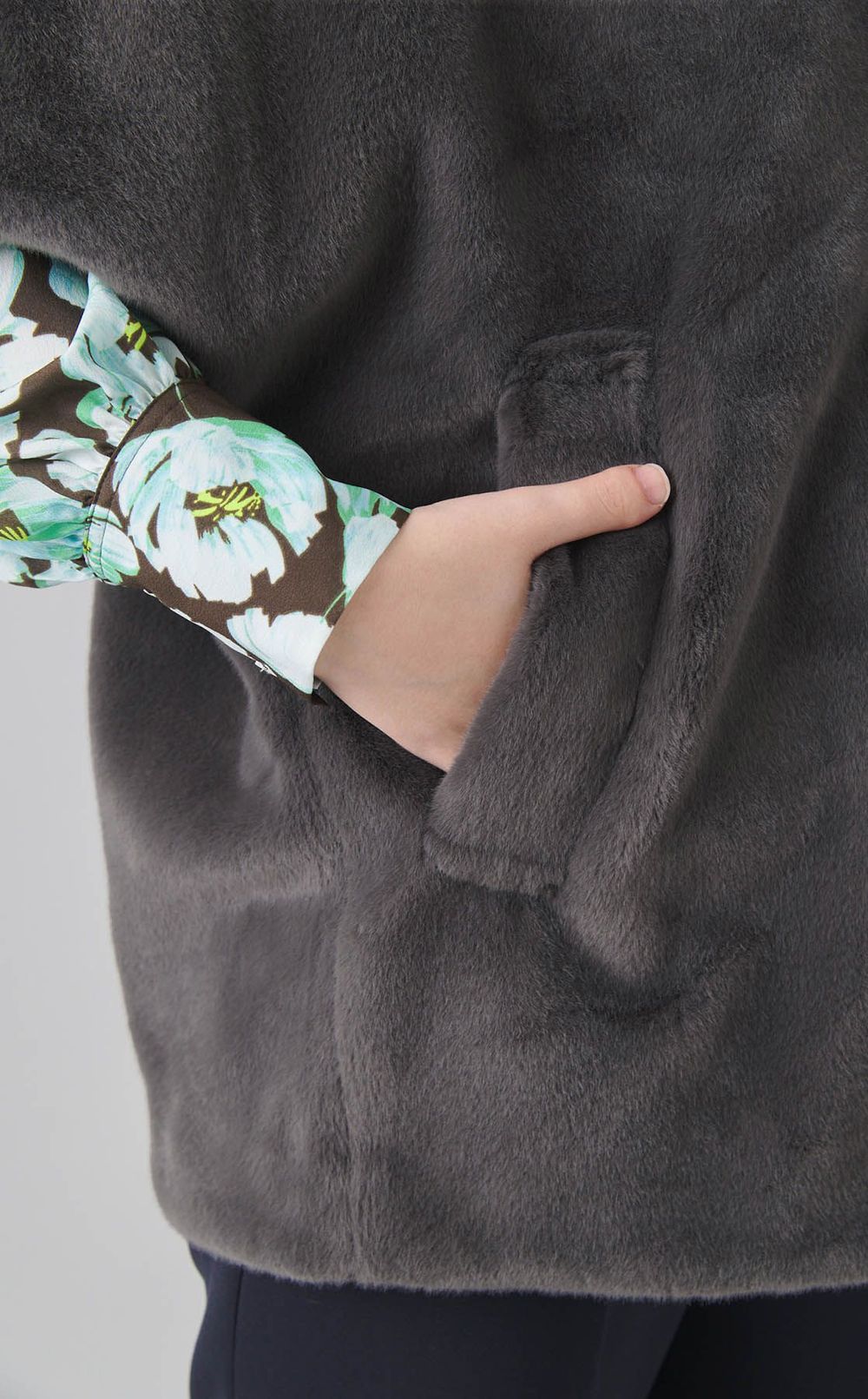 スムースファーフーディポンチョ