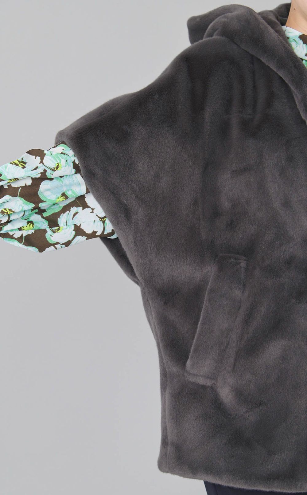 スムースファーフーディポンチョ