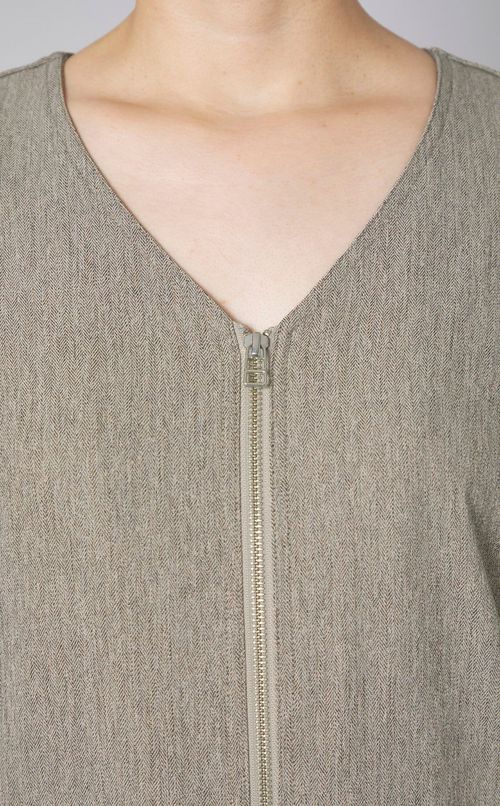 フロントジップオープンワンピース