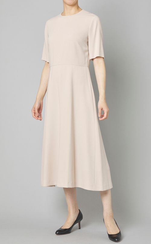 クルーネックハーフスリーブワンピース