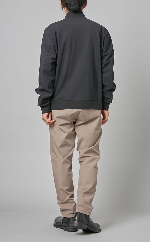 プレシジョンポンチブルゾン