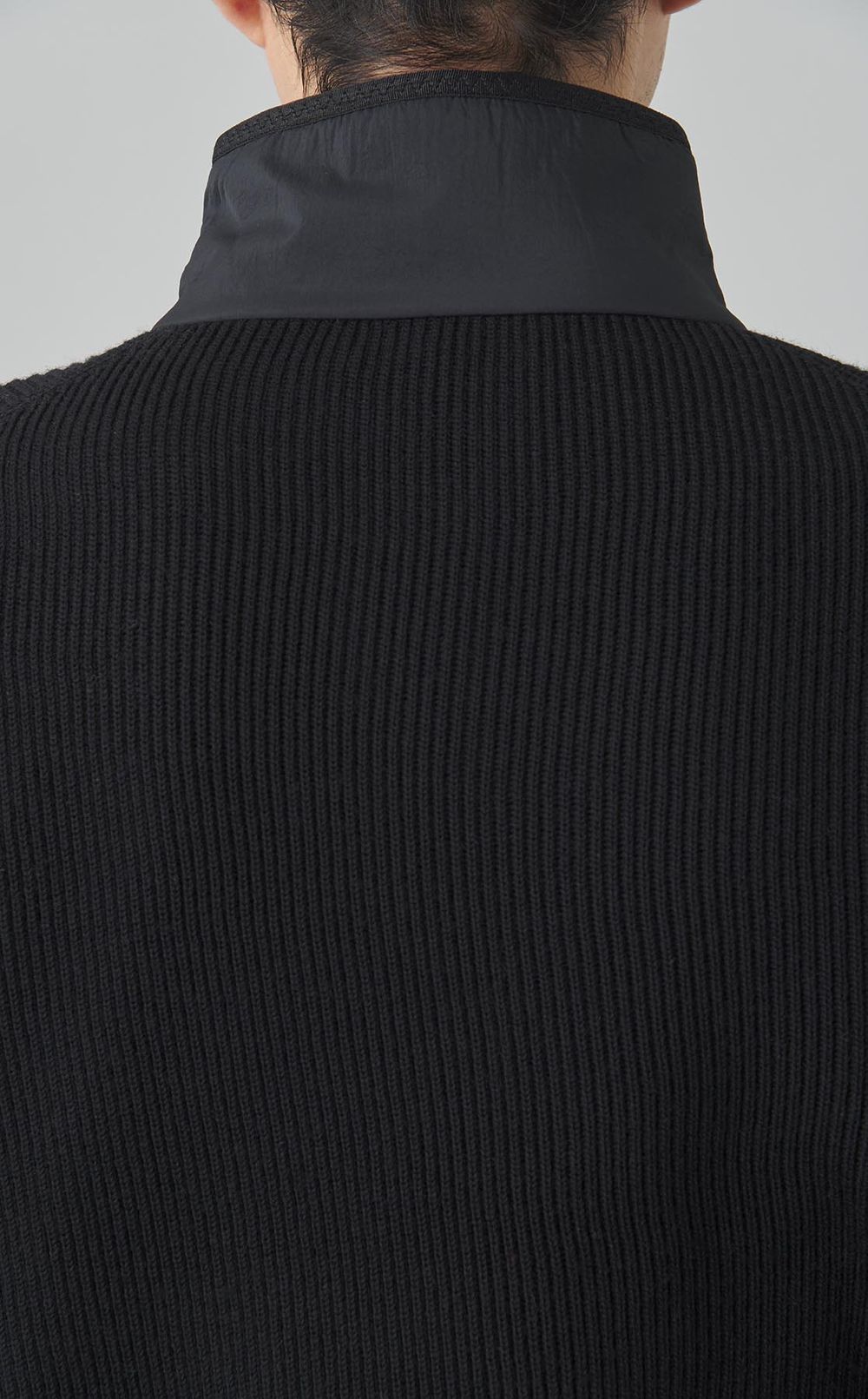 スタンドカラーウールニット