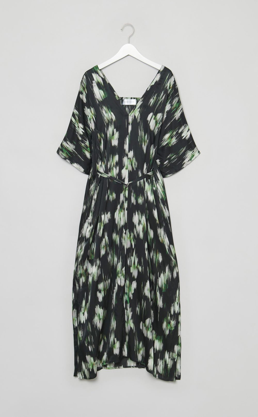 Vネックプリントワンピース