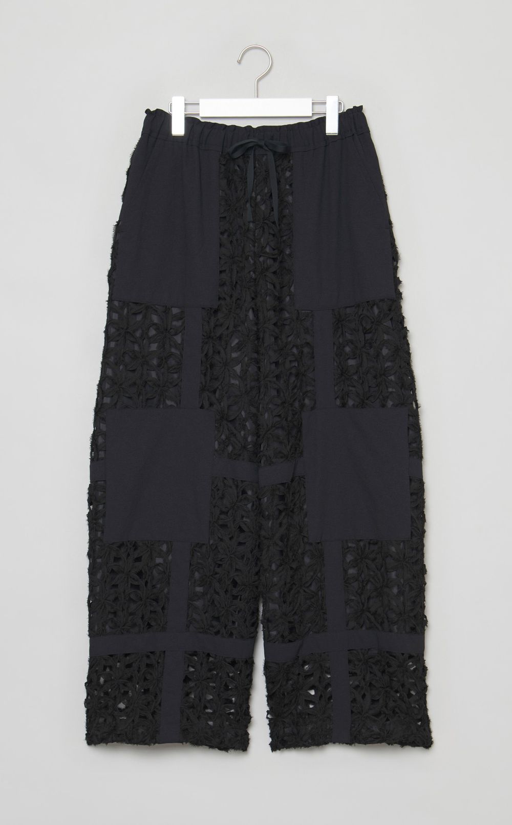 テープ刺繍イージーパンツ