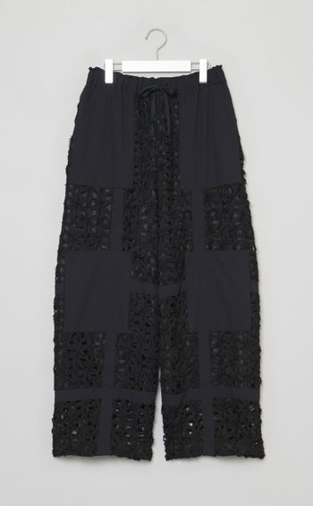 テープ刺繍イージーパンツ