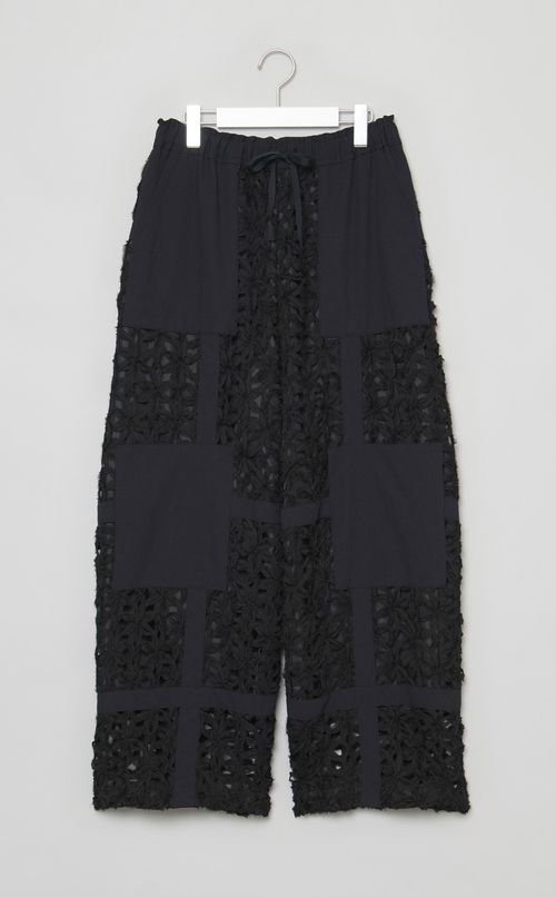 テープ刺繍イージーパンツ