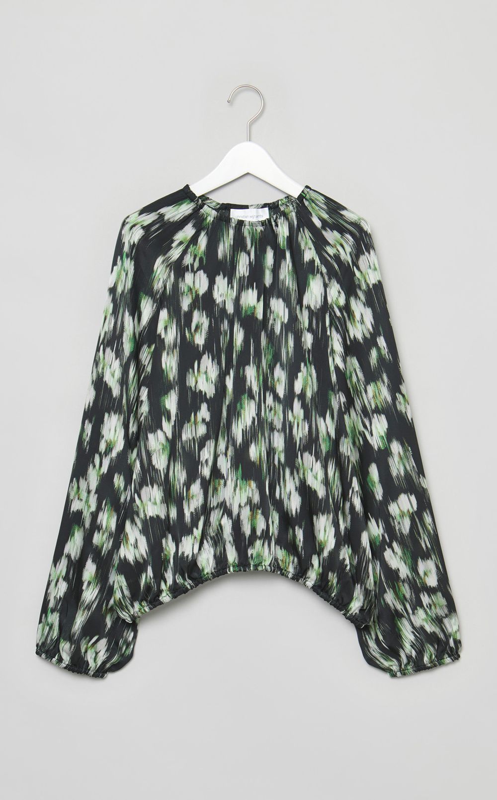 プリントクルーネックブラウス