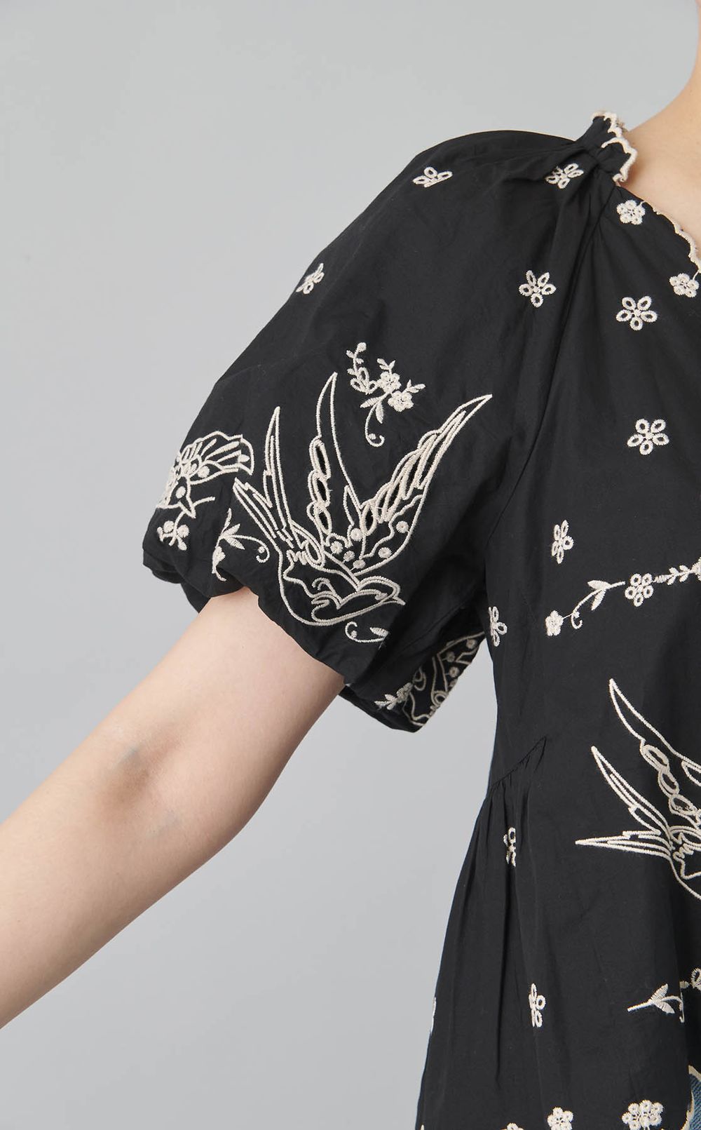 フラワーバードエンブロイダリーブラウス