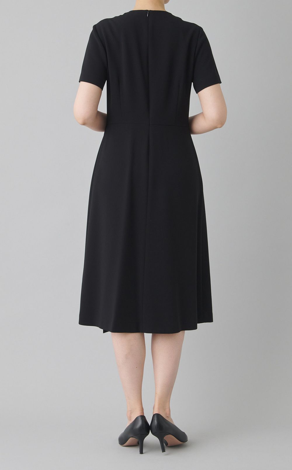 クレープハーフスリーブワンピース