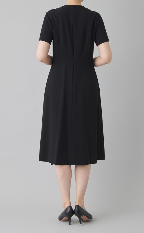 クレープハーフスリーブワンピース