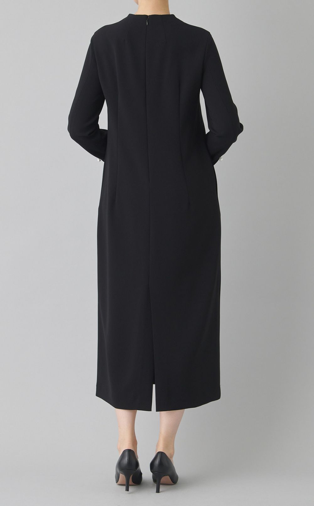 ハイネックIラインドレス