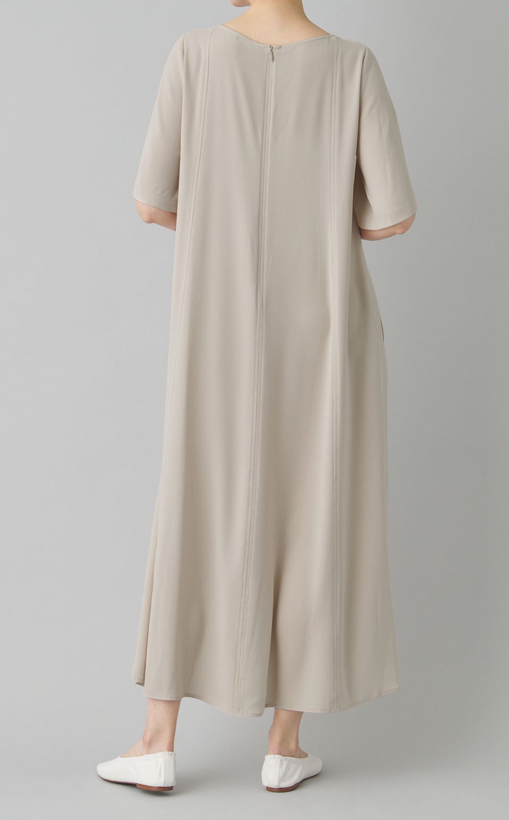 ボートネックフレアワンピース