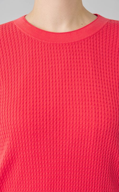 ケーブルプルオーバーニット