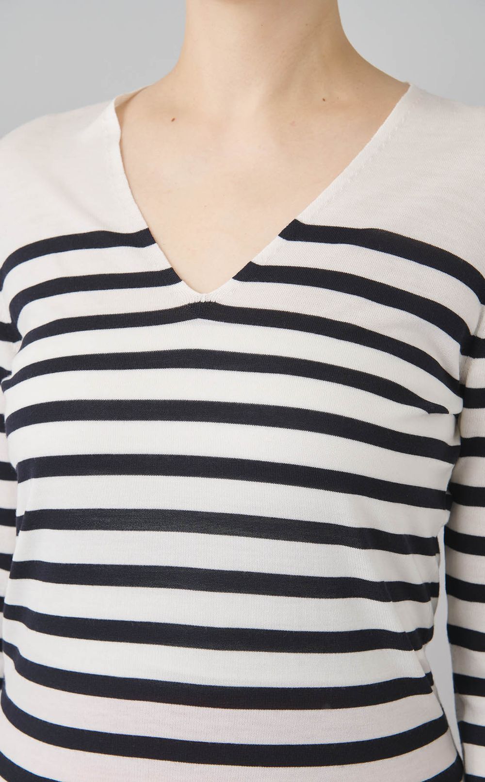 リーガルウールストライプVネックニット