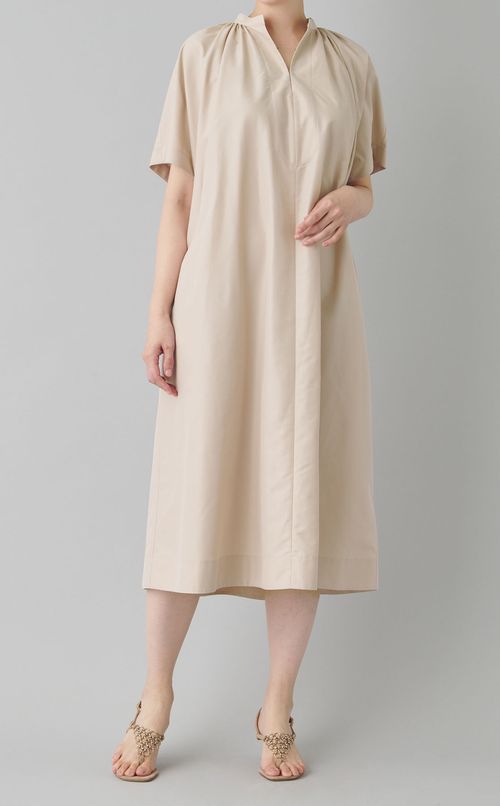 タックハーフスリーブワンピース