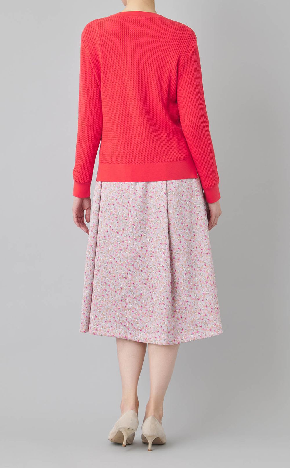 ケーブルプルオーバーニット