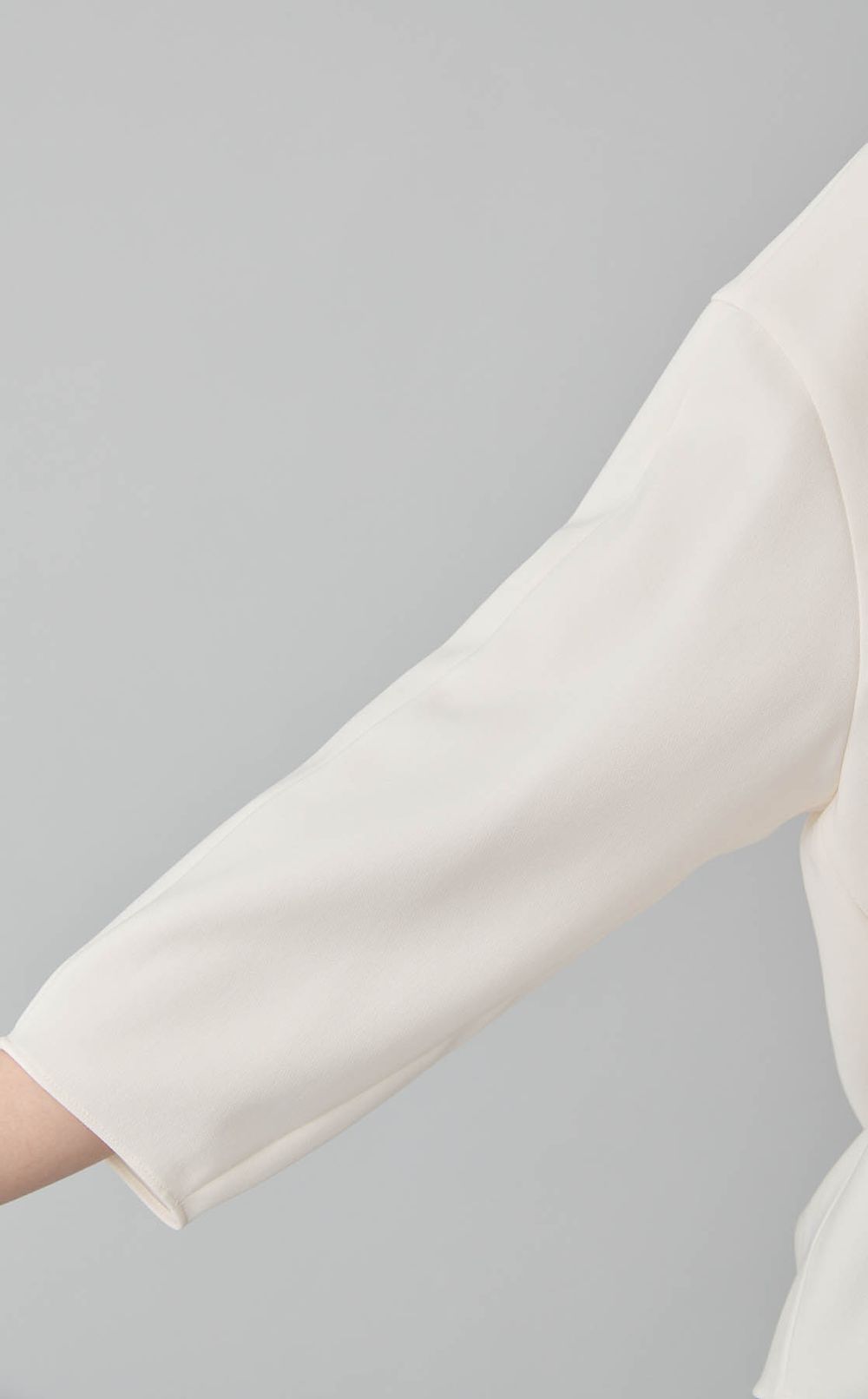 アドミラルクレープVネックトップス