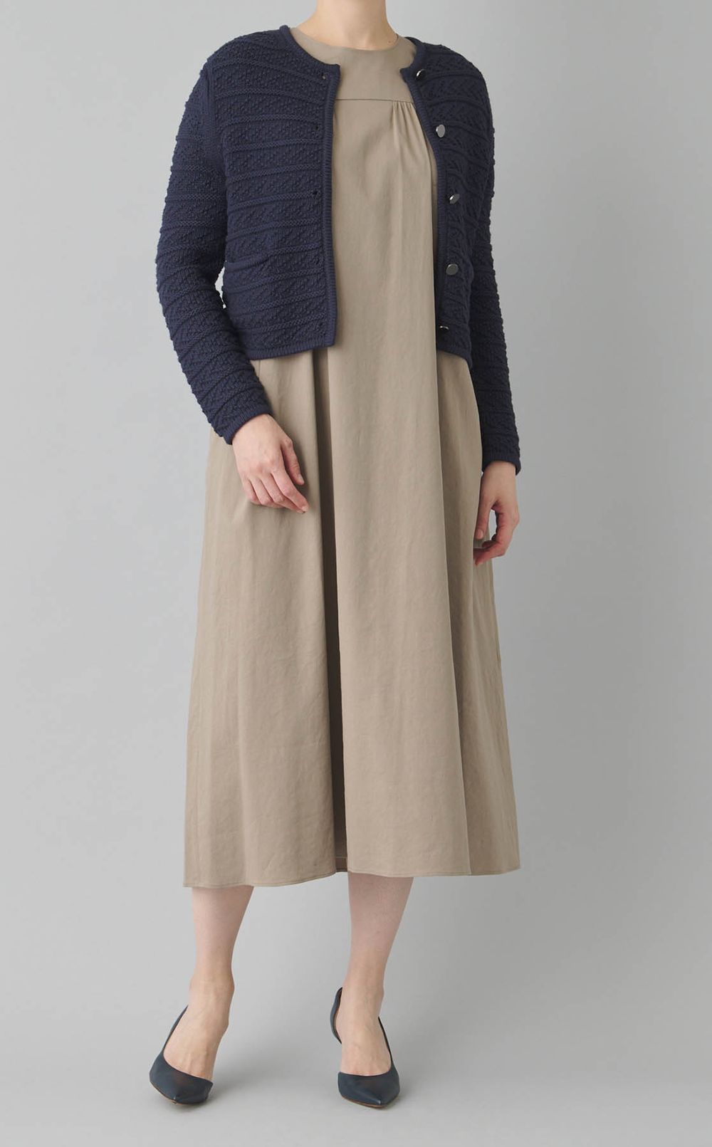 タックハーフスリーブワンピース