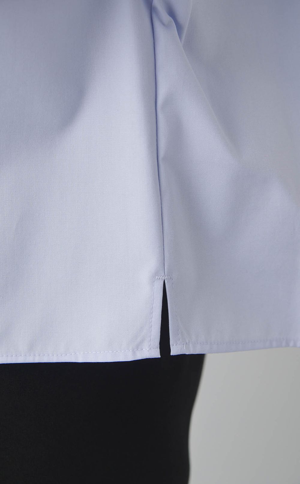 タックハーフスリーブブラウス