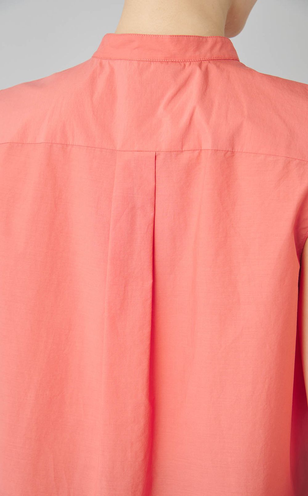 ソフトローンノースリーブトップス