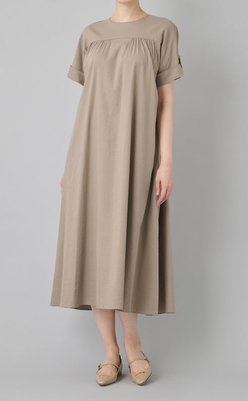 タックハーフスリーブワンピース