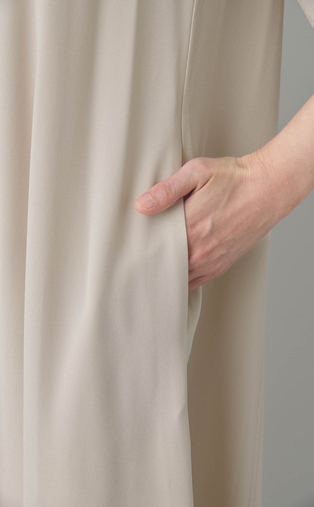 ボートネックフレアワンピース