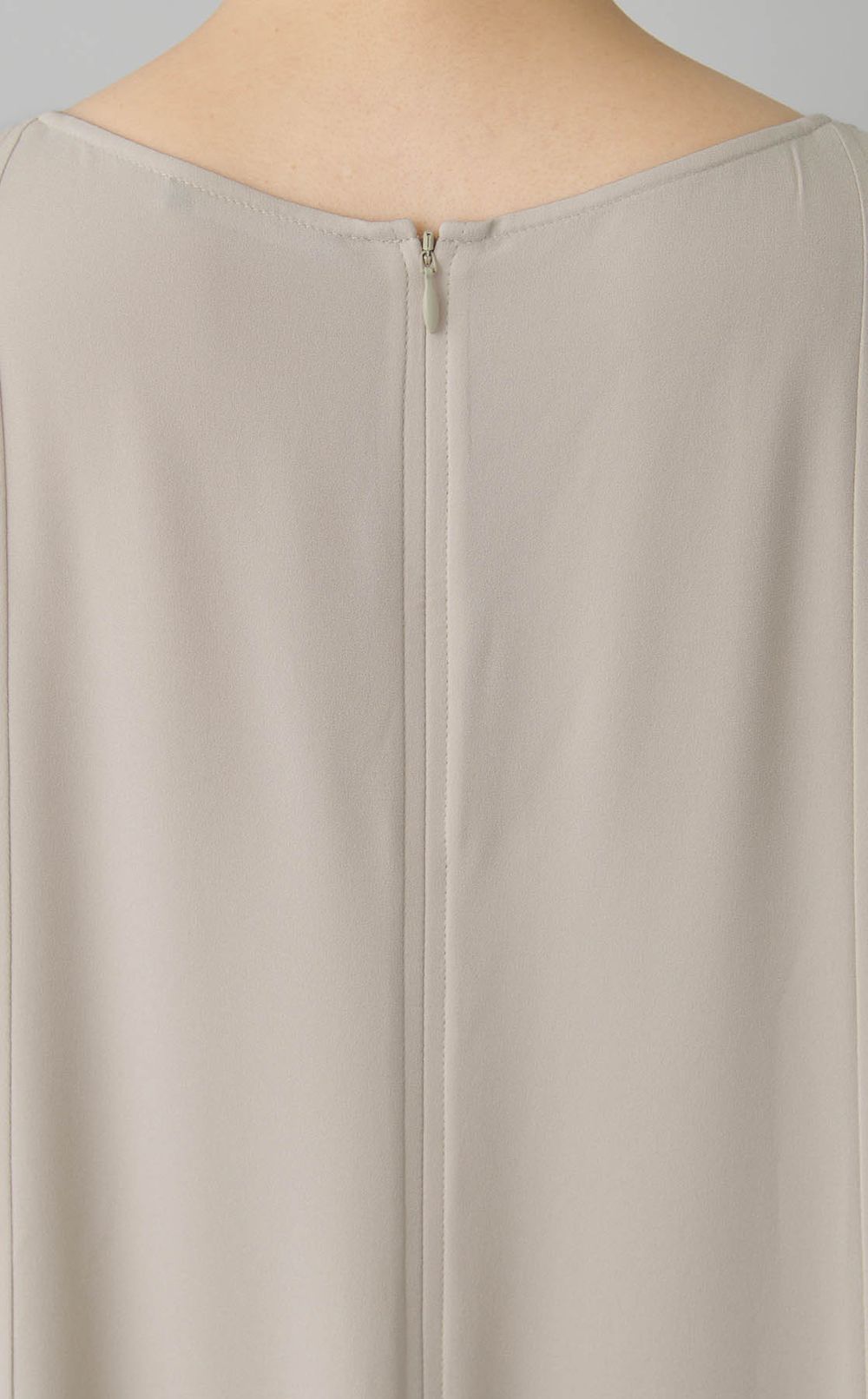 ボートネックフレアワンピース