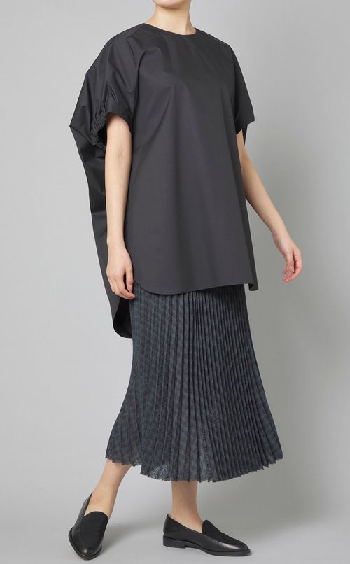 ドルマンスリーブブラウス