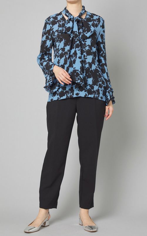 ブルーフラワープリントボウタイブラウス