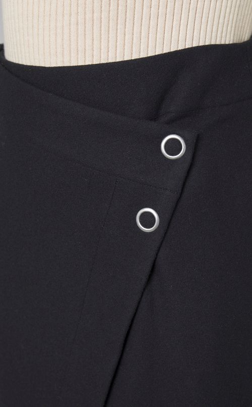 ウールセンタースリットラップスカート