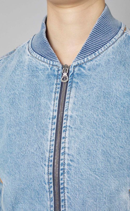 ライトデニムジップアップブルゾン